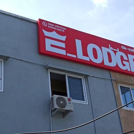 E Lodge Visakhapatnam Exterior foto